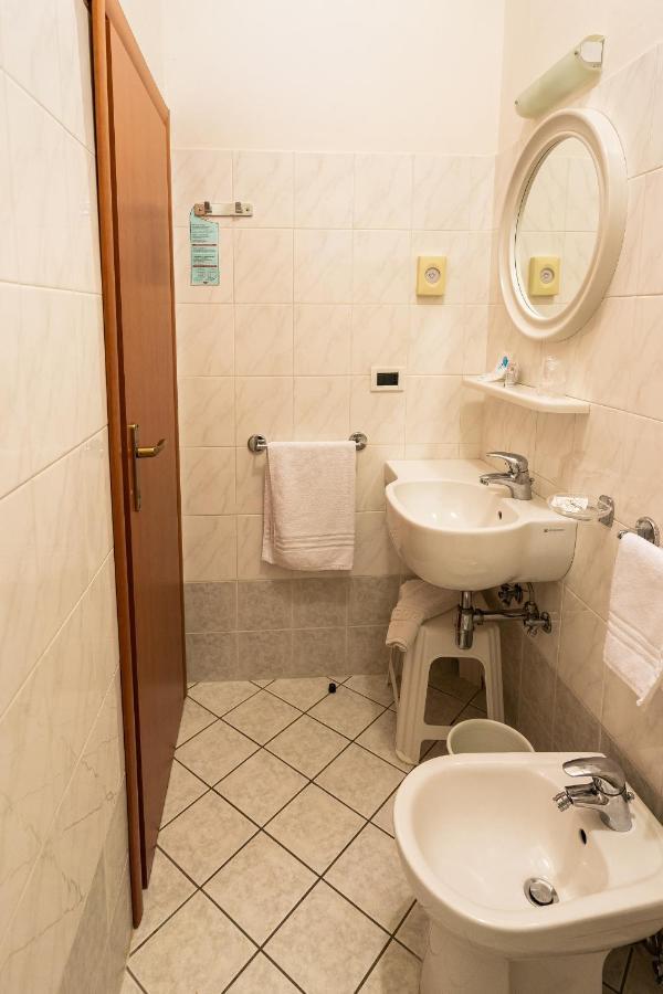 Hotel Zanella Cervia Exterior foto